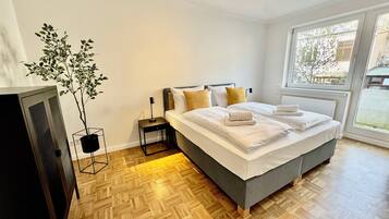 3 bedrooms, iron/ironing board, WiFi, bed sheets