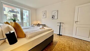 3 bedrooms, iron/ironing board, WiFi, bed sheets