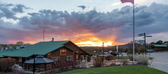 Zion Views- Juniper Mesa Lodge + Resort Access