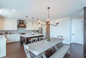 Dining - Zion Views- Riding Ranch Lodge + resort access (Orderville)