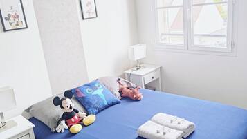 2 makuuhuonetta, silitysrauta/-lauta, Wi-Fi, vuodevaatteet