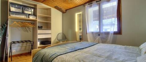 2 chambres, fer et planche Ă repasser, Wi-Fi gratuit, draps fournis