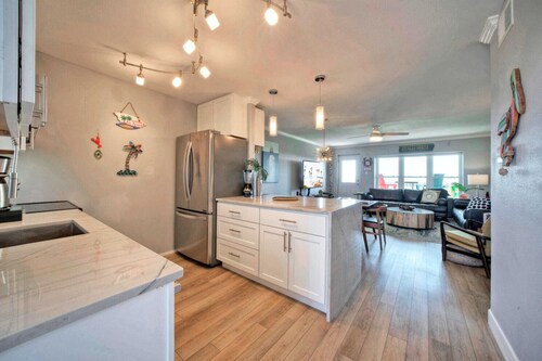 Sleeps 18, 2 Condos Beach Access, Pool, Views, Tennis + Pickleball Courts