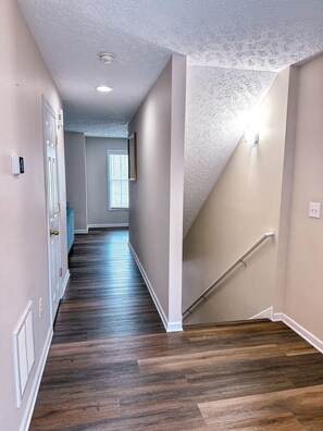 Interior - Entire Home, Minutes to RU, VT and I-81 (Radford)