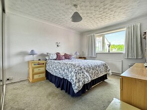 3 bedrooms, free WiFi, bed sheets - 3 bedroom accommodation in Torquay (Torquay)