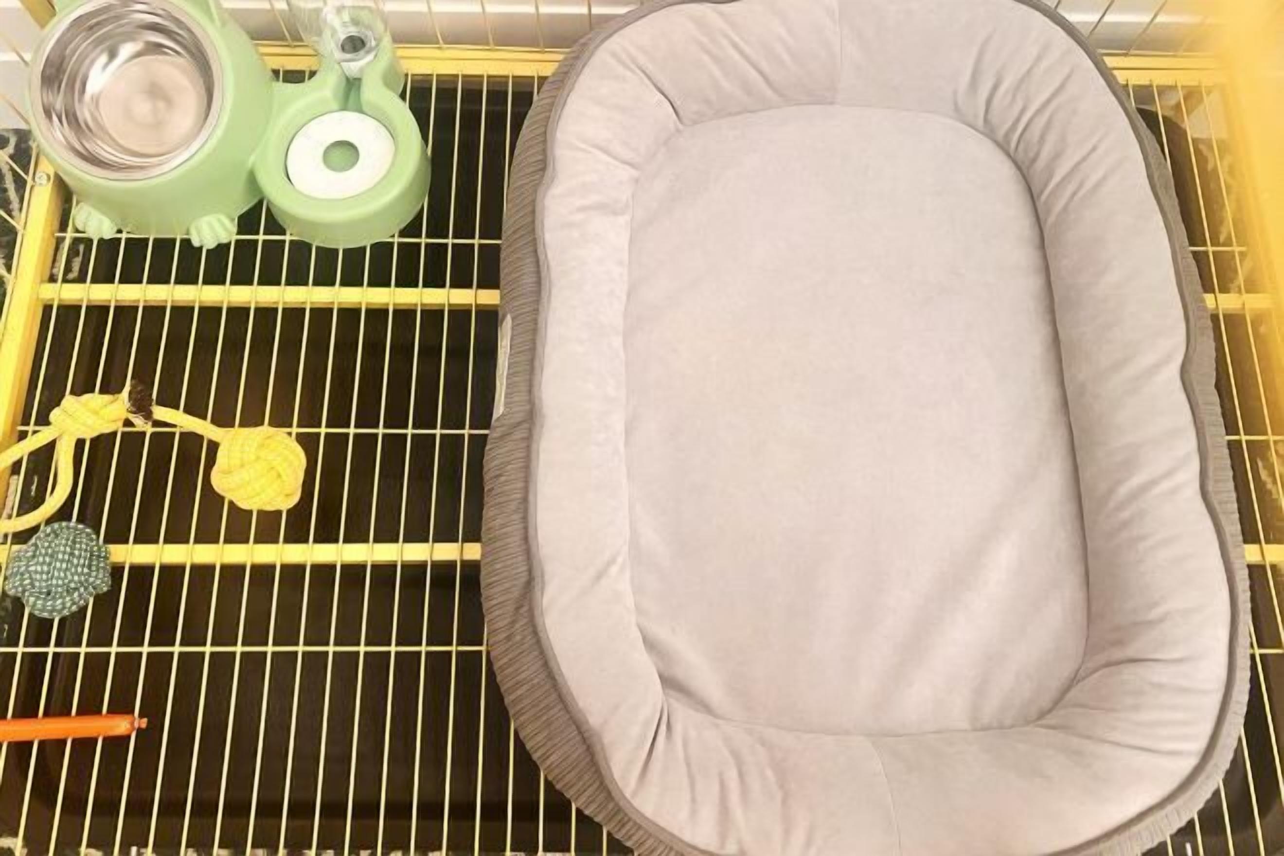 Cribs/infant beds