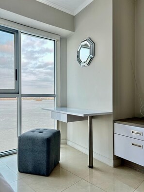 Interior - Beautiful Luxury Suite overlooking the Guayas River in Puerto Santa Ana, Guayaquil (Guayaquil)