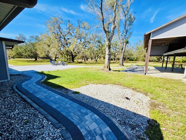 Property grounds - Secluded 5 Acre Family-Friendly Escape (Bradenton)