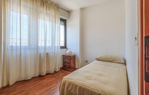 2 bedrooms, travel cot, free WiFi - Lovely apartment in Pesaro with WiFi (Pesaro)