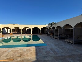 Apartment | Pool | Outdoor pool