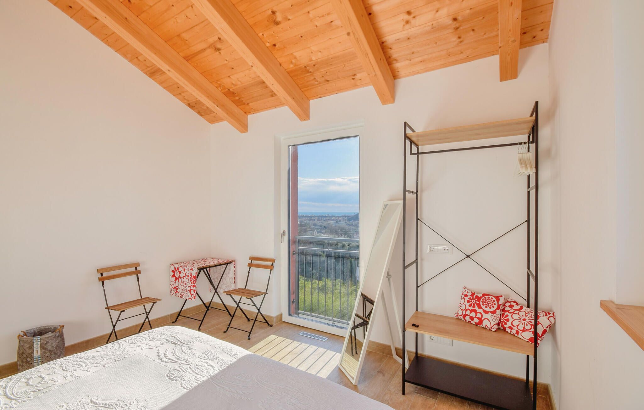 4 habitaciones, tabla de planchar con plancha y wifi gratis 