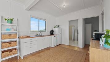 Fridge, microwave, oven, coffee/tea maker