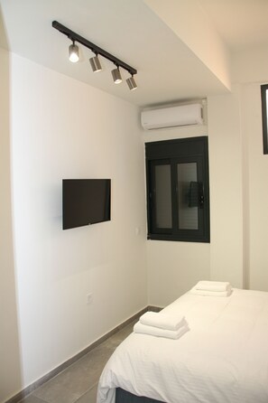 1 bedroom, WiFi, bed sheets - Pirgos Cozy Apartment for 4 by MPS (Pirgos)