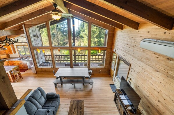 TV, offices - Cozy Home•Hot Tub•Sauna•EV Charger•Bay & Dining 5m (Bay City)