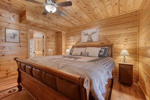 3 bedrooms, iron/ironing board, free WiFi, bed sheets - Hibernation Station-Pet Friendly-Hot tub (Hiawassee)