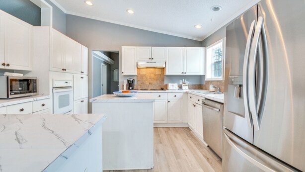 Coffee/tea maker, fridge, microwave, stovetop - 8 Mi to Jordan Lake: Spacious New Hill Home (New Hill)