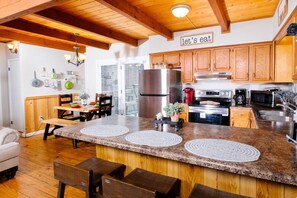 Fridge, microwave, oven, stovetop - Hot Tub Dips, Chats by a Crackling Fireplace, Arcade Game Tournaments & Spa Baths - Family Getaway (Pigeon Forge)