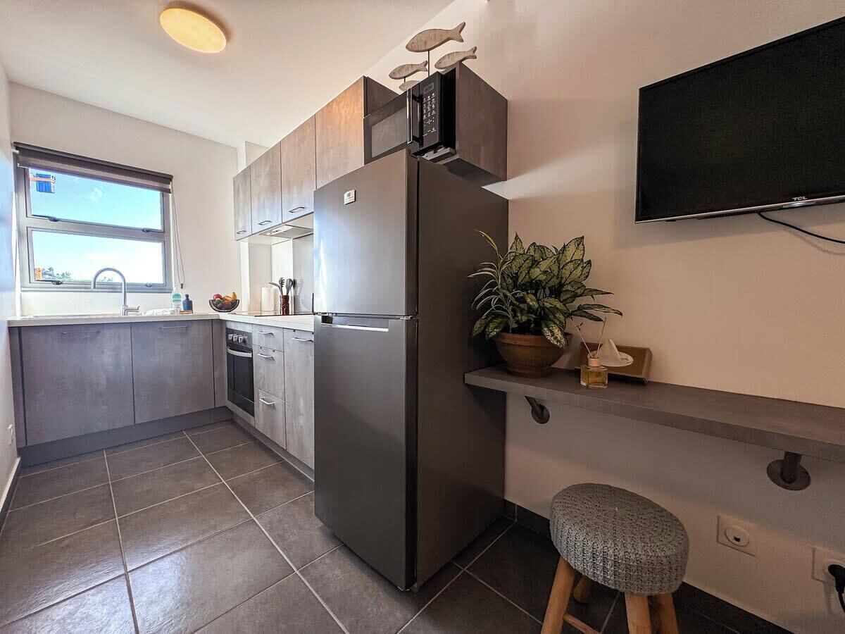 Réfrigérateur, micro-ondes, four, cafetière/bouilloire