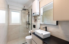 Shower, hair dryer - 1 bedroom cozy apartment in Podstrana (Podstrana)