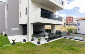 Exterior - Lovely apartment in Podstrana (Podstrana)