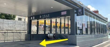 المنشأة من الخارج