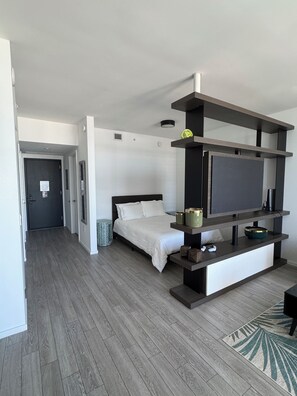 1 habitación, tabla de planchar con plancha, wifi y ropa de cama 