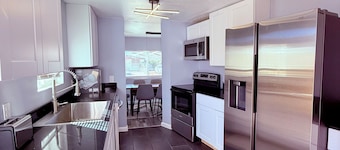 Page Lake House! Full House, Freshly Remodeled, Boat, RV Parking, Center of Page