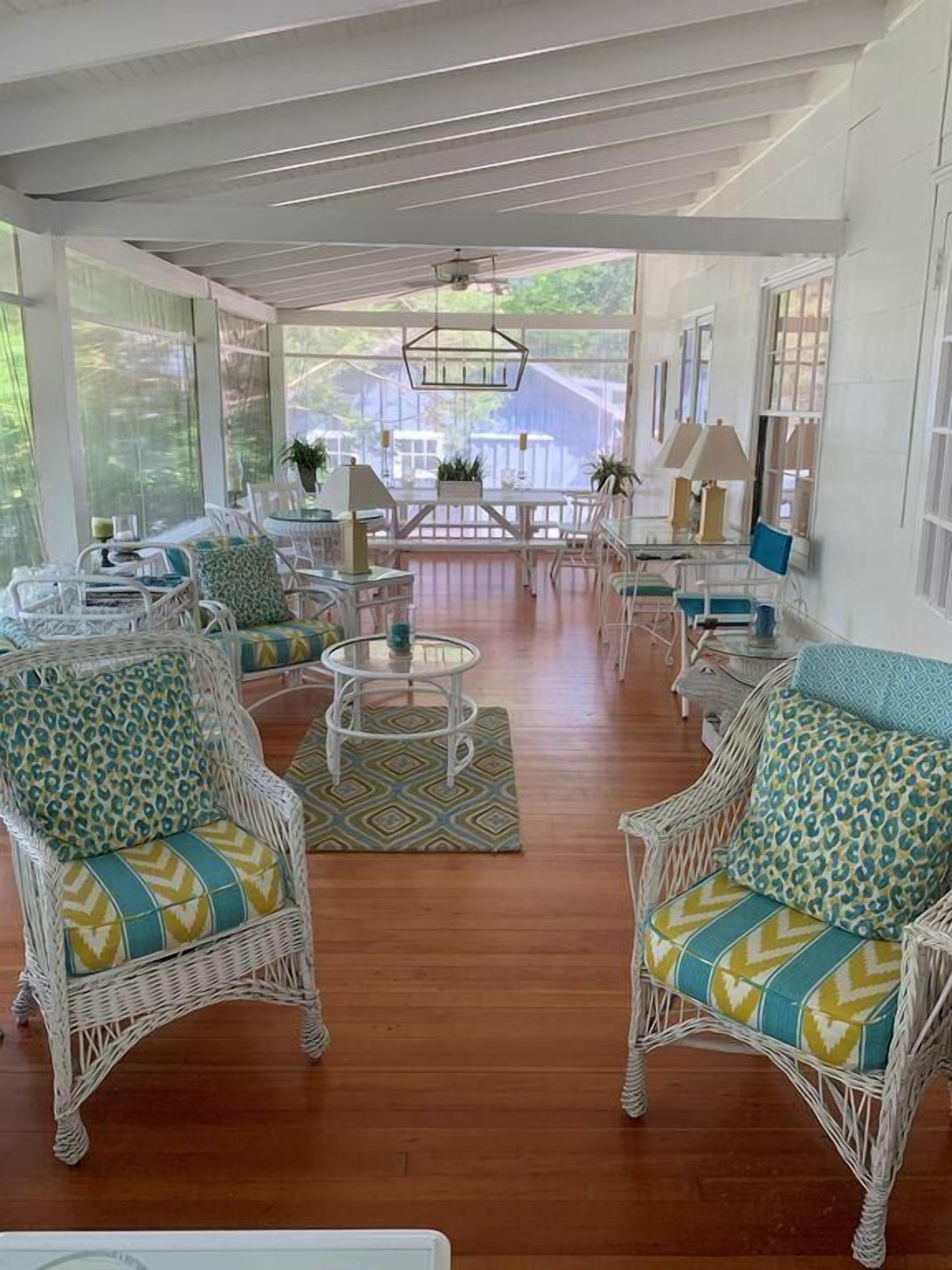 Casa de campo, varias camas, patio, vista al jardín | Interior