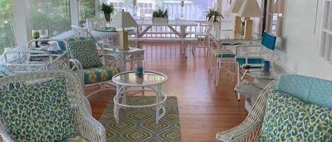 Cottage, Multiple Beds, Patio, Garden View | Interior