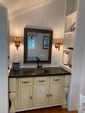 Cottage, Multiple Beds, Patio, Garden View | Interior - OAK Avenue 20 (Rehoboth Beach)
