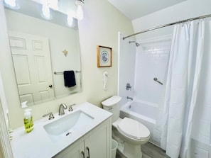 Townhome, Multiple Beds, Patio, Garden View | Bathroom