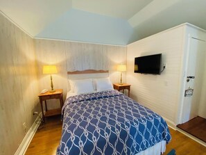 Cottage, Multiple Beds, Fireplace, Garden View | 4 bedrooms, individually decorated, individually furnished - Columbia Avenue 29 (Rehoboth Beach)
