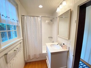 Cottage, Multiple Beds, Fireplace, Garden View | Bathroom - Columbia Avenue 29 (Rehoboth Beach)