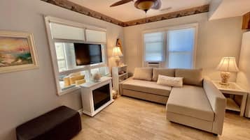 Condo, Multiple Beds, Patio, Garden View | Living area