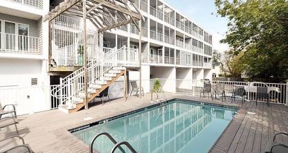 Wilmington Avenue 50 #102