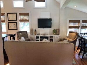 Småhus, flere senger, kjøkken, hageutsikt | Oppholdsområde