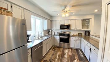 House, Multiple Beds, Balcony | Private kitchen | Coffee/tea maker