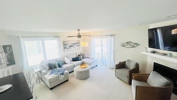 House, Multiple Beds, Balcony | Living area