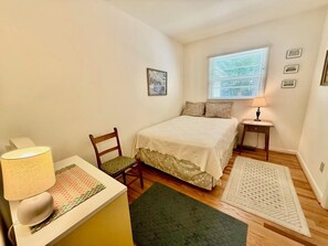 House, Multiple Beds, Kitchen, Garden View (HENLOPEN AVENUE 66) | 3 bedrooms, individually decorated, individually furnished