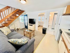 Interior - Maryland Gardens 19D (Rehoboth Beach)