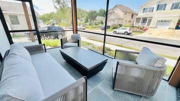 House, Multiple Beds, Pool Access, Pool View | Terrace/patio