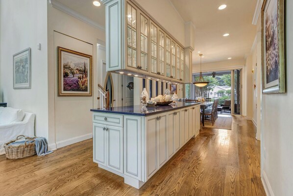 Interior - Henlopen Avenue 94 (Rehoboth Beach)