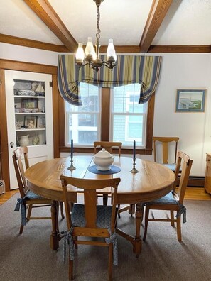 Cottage, Multiple Beds, Kitchen, Garden View | 4 bedrooms, individually decorated, individually furnished - Stockley Street 120 (Rehoboth Beach)