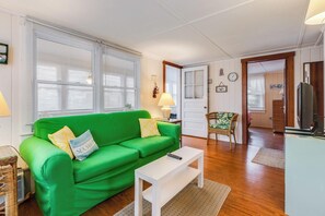 アパートメント ベッド (複数台) キッチン ガーデンビュー | リビング エリア