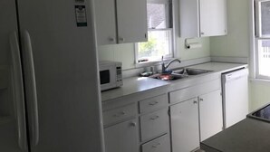 Luokittelematon kuva, 5 kautta 9, painike