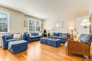 Living area - Church Street 19876 #8 (Rehoboth Beach)