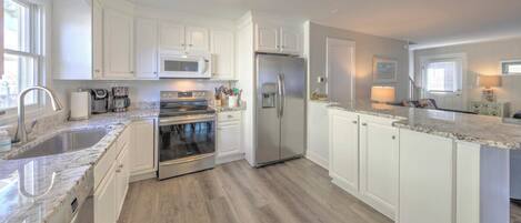 House, Multiple Beds, Balcony, Garden View | Private kitchen | Coffee/tea maker