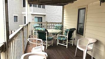 Apartment, Multiple Beds, Kitchen, Garden View | View from room