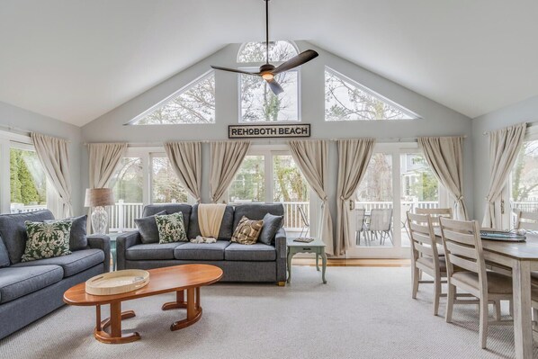 Living area - Eagle Drive 21 (Rehoboth Beach)