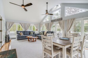 Living area - Eagle Drive 21 (Rehoboth Beach)